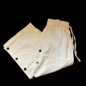 Cream Elastic Waist Capri Pants w/ Button Details